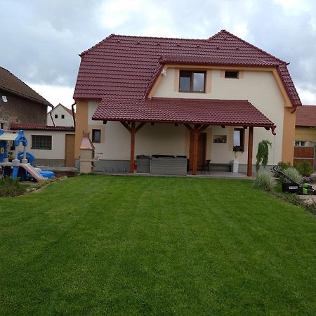 Apartmány Opolany Exterior foto